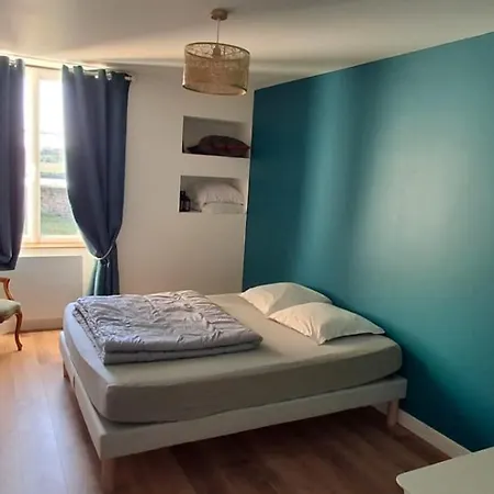 Grand En Campagne Avec Etang *