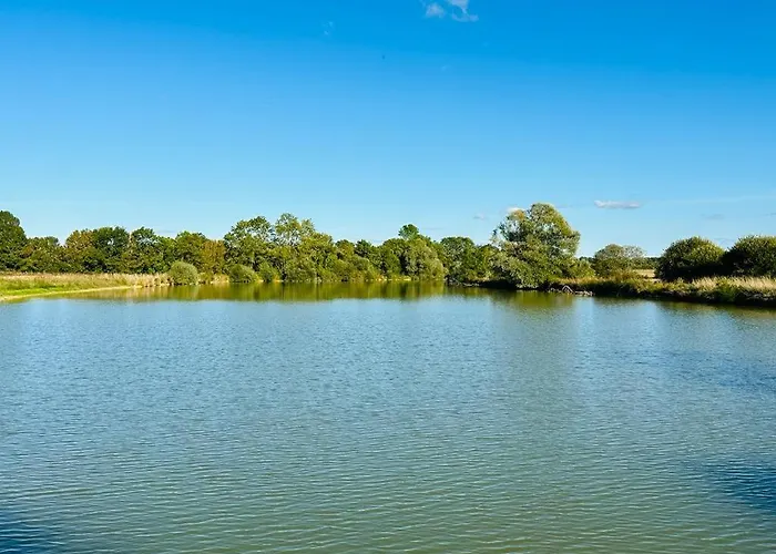 Grand En Campagne Avec étang * Bouere